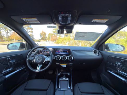 Used 2026 Mercedes-Benz GLA 250 image 2
