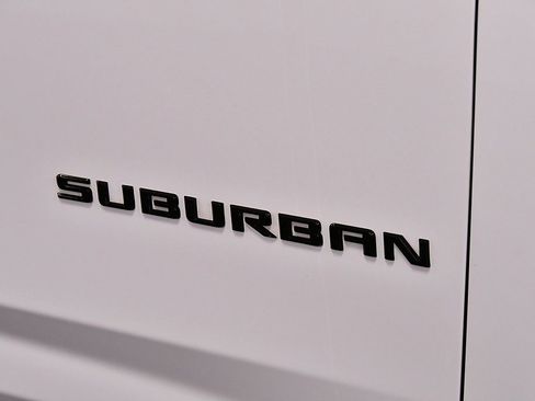 Used 2024 Chevrolet Suburban Z71 w/ Max Trailering Package image 11