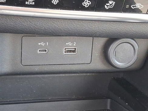 Used 2023 Nissan Rogue SV image 24