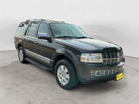 Used 2007 Lincoln Navigator 4WD image 3