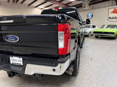 Used 2019 Ford F250 XLT w/ XLT Premium Package AWD/4WD image 16
