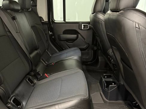 Used 2023 Jeep Gladiator Sport S image 20