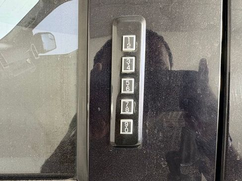 Used 2018 Ford F150 XLT w/ Trailer Tow Package image 14