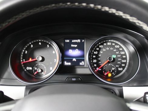 Used 2021 Volkswagen Atlas Cross Sport SE w/ Panoramic Sunroof Package image 16