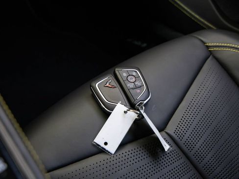 Used 2022 Chevrolet Corvette Stingray Premium Cpe w/ 3LT RWD image 15