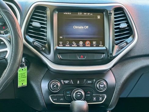 Used 2014 Jeep Cherokee Latitude image 14