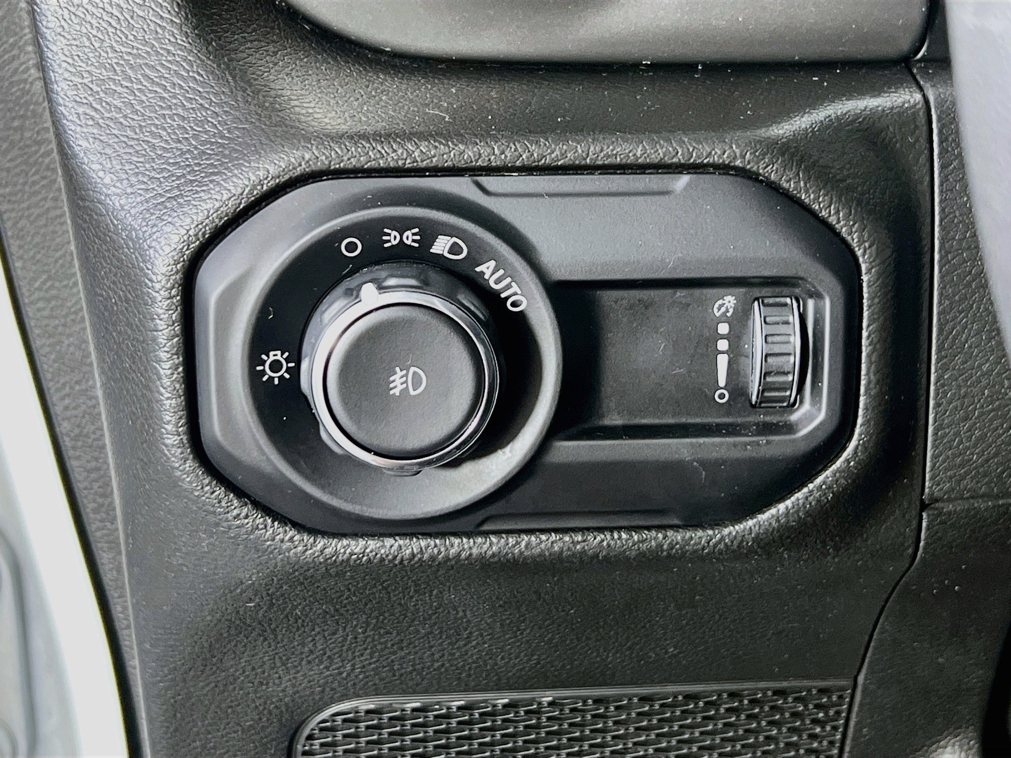 Used 2023 Jeep Wrangler Sport AWD/4WD image 10