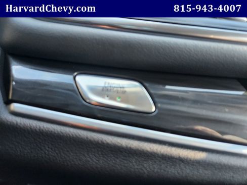 Used 2021 Buick Enclave Essence image 23