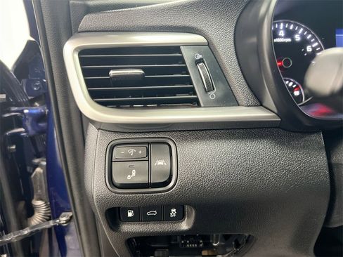 Used 2020 Kia Optima LX image 17