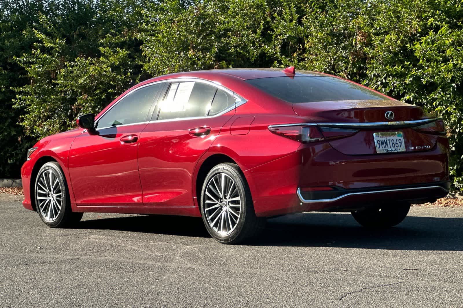 Used 2023 Lexus ES 250 w/ Premium Package AWD/4WD image 5