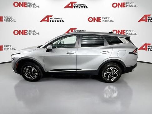Used 2024 Kia Sportage LX AWD/4WD image 4