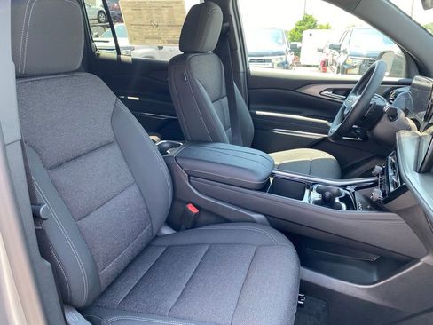 New 2025 Chevrolet Traverse LT w/ Driver Confidence Package image 24