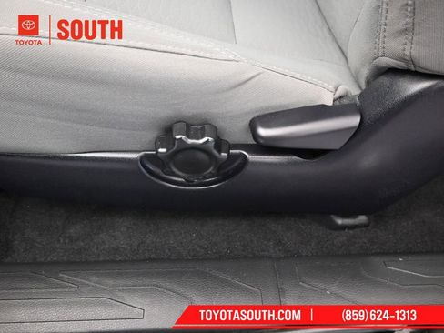 Used 2019 Toyota Tacoma SR image 19