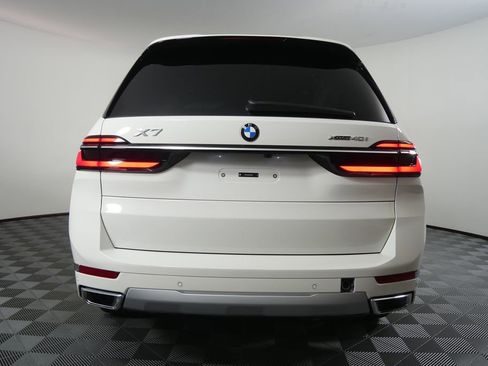 Used 2026 BMW X7 xDrive40i image 4