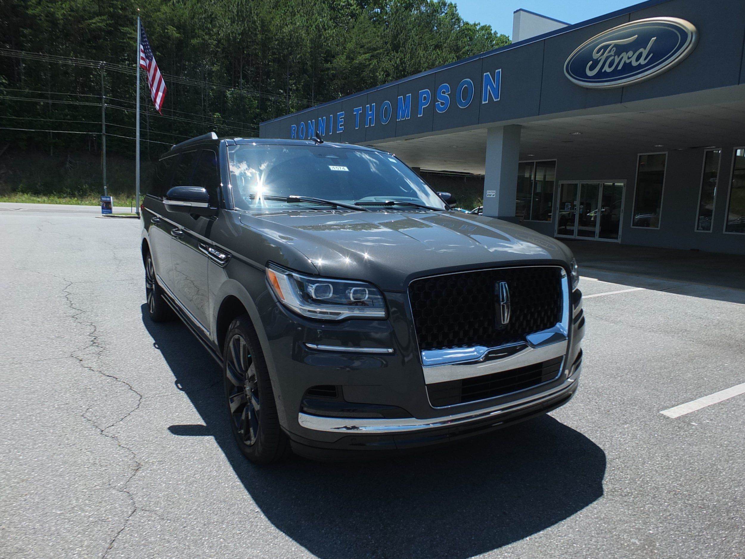 Used 2022 Lincoln Navigator L Black Label AWD/4WD image 1