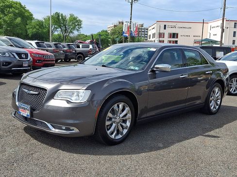 Used 2018 Chrysler 300 Limited w/ Safetytec Plus Group AWD/4WD image 3