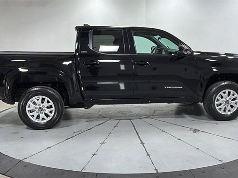 Certified 2025 Toyota Tacoma SR5 image 6