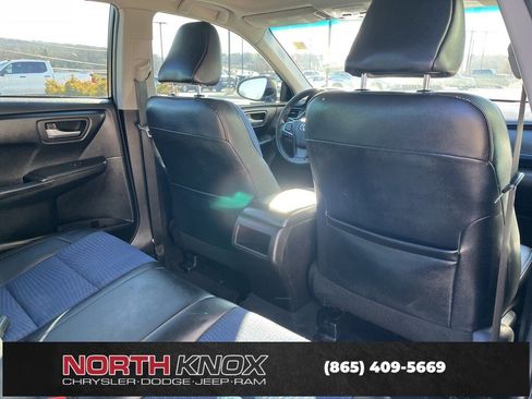 Used 2016 Toyota Camry SE image 25