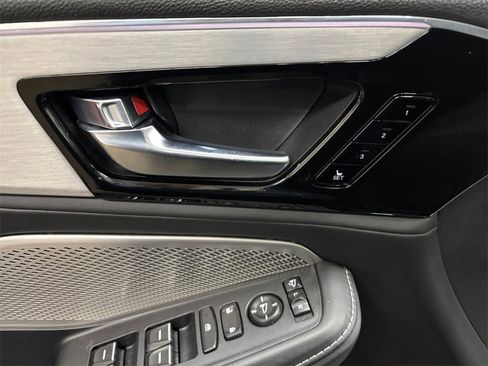 Certified 2023 Acura MDX SH-AWD w/ Technology Package image 12