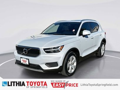 Used 2022 Volvo XC40 T5 Momentum