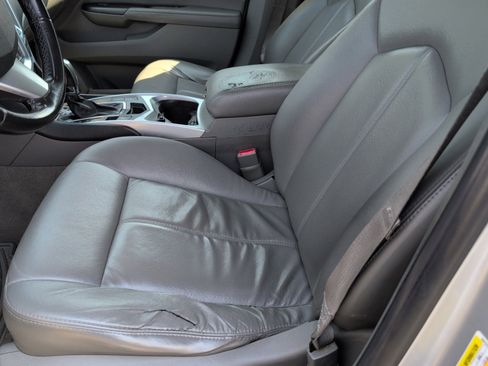 Used 2012 Cadillac SRX FWD image 5