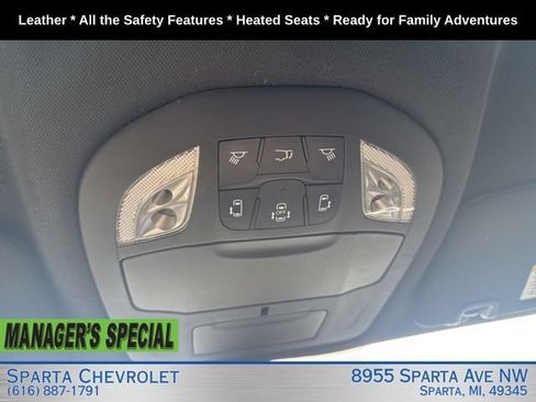 Used 2025 Chrysler Pacifica Select FWD image 21