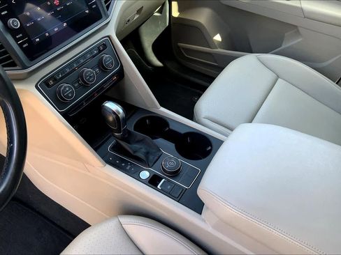 Used 2018 Volkswagen Atlas SE image 16