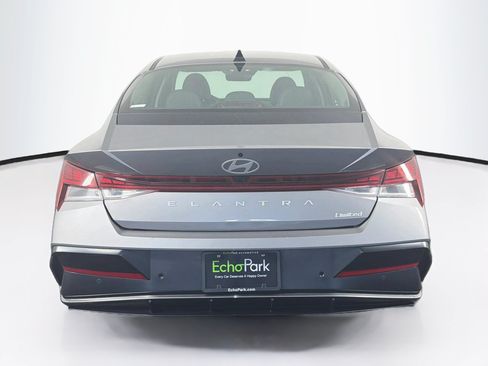 Used 2024 Hyundai Elantra Limited FWD image 7