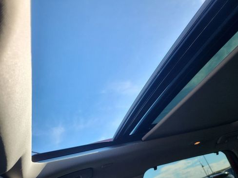 Used 2023 Nissan Rogue SL w/ SL Premium Package image 25