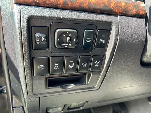 Used 2013 Toyota Land Cruiser AWD/4WD image 10