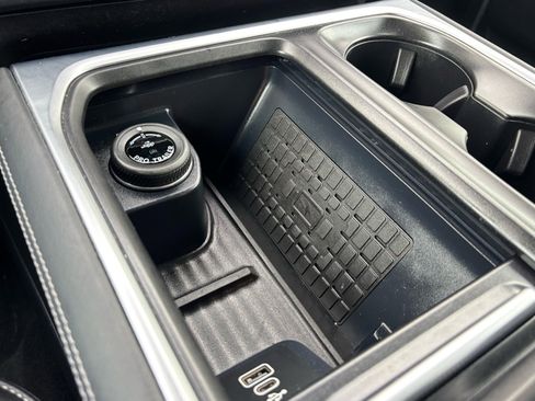 Used 2025 Ford Expedition Platinum image 25