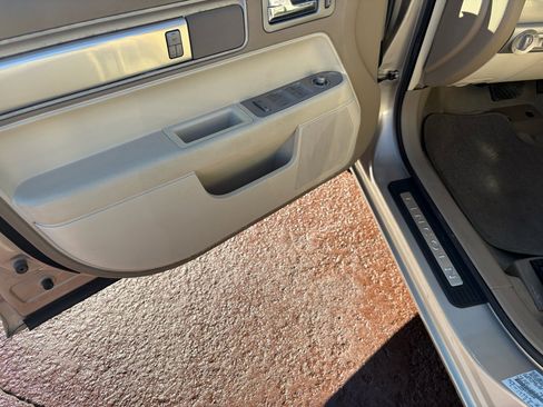 Used 2006 Lincoln Zephyr image 14