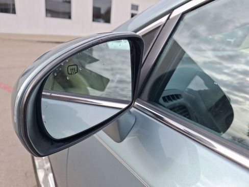 Used 2012 Toyota Venza XLE image 13