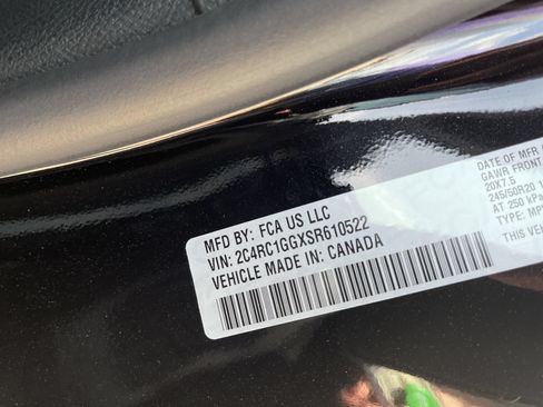 New 2025 Chrysler Pacifica Limited FWD image 39