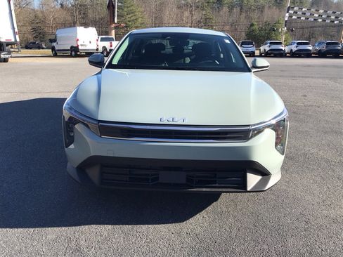New 2025 Kia K4 image 14
