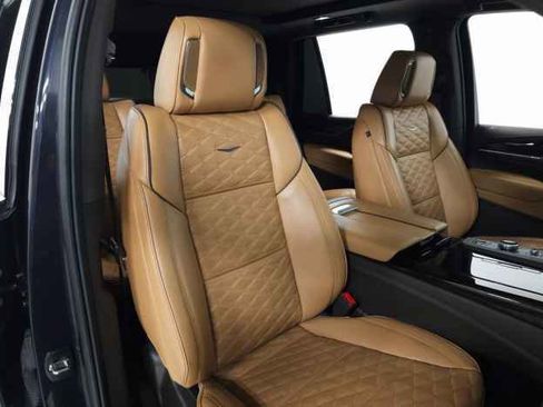 Certified 2024 Cadillac Escalade Sport w/ LPO, ONYX Package image 48