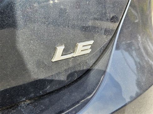 Used 2020 Toyota Camry LE image 10