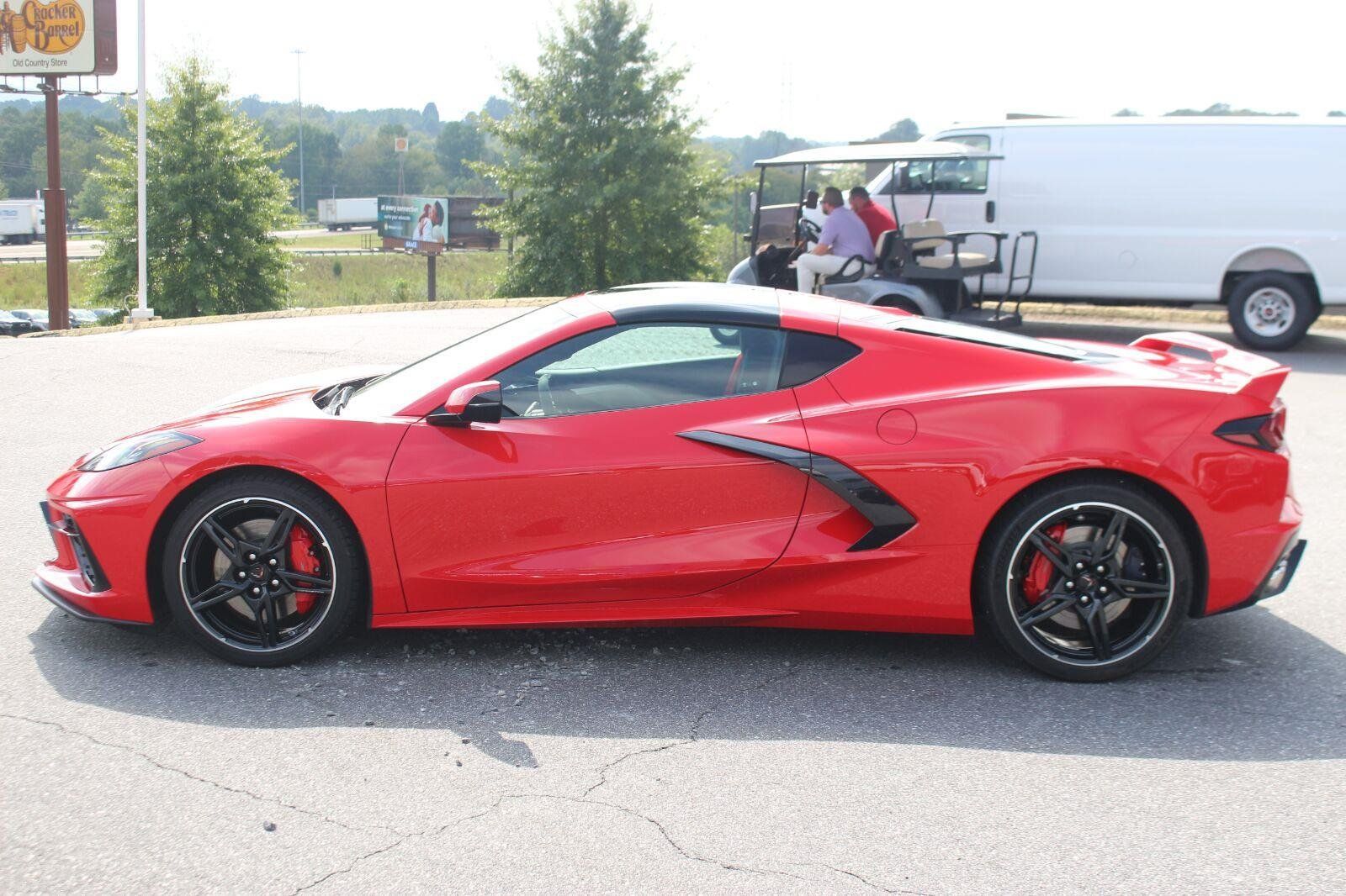 Used 2022 Chevrolet Corvette Stingray Premium Cpe w/ Z51 Performance Package RWD image 4