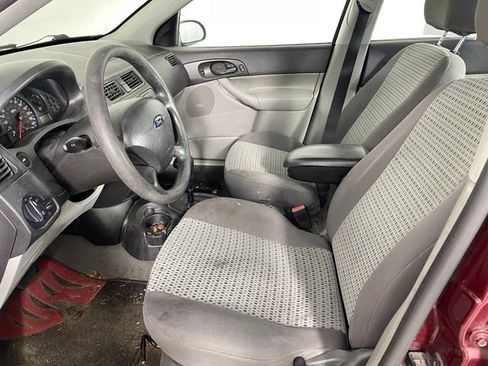 Used 2006 Ford Focus ZX4 Sedan image 2