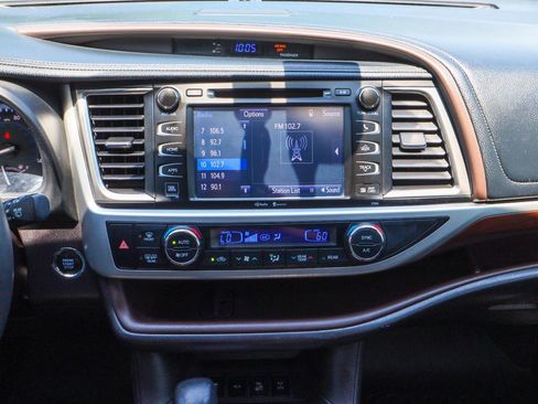 Used 2014 Toyota Highlander Limited Platinum AWD/4WD image 32