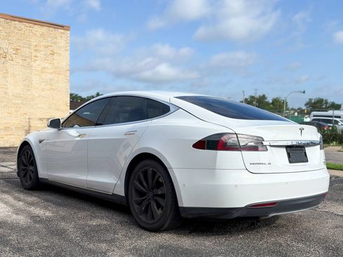 Used 2015 Tesla Model S 70 RWD image 5