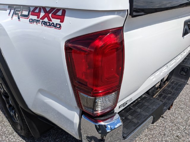 Used 2016 Toyota Tacoma TRD Off-Road w/ Towing Package AWD/4WD image 12