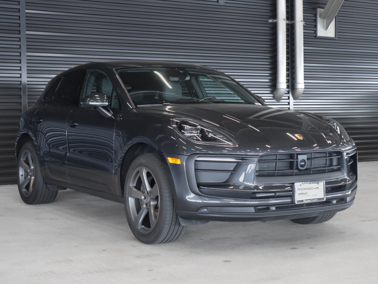 Certified 2024 Porsche Macan AWD/4WD image 7