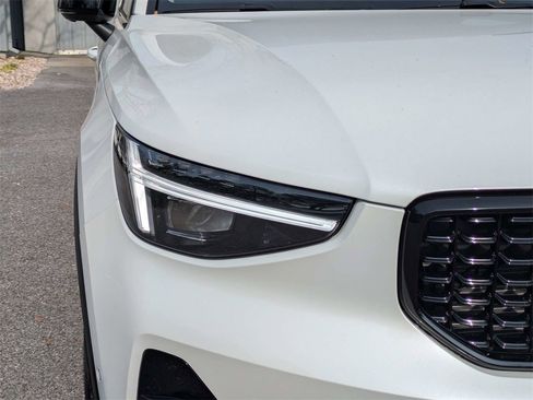 New 2026 Volvo XC40 B5 Ultra w/ Protection Package Premier image 10