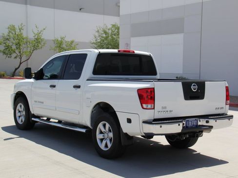 Used 2008 Nissan Titan SE AWD/4WD image 7