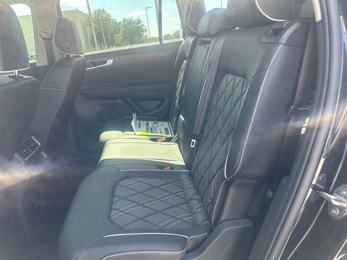 Used 2025 Volkswagen Atlas SEL Premium R-Line AWD/4WD image 8