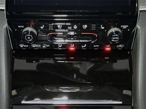 New 2025 Jeep Grand Cherokee Limited w/ Luxury Tech Group II image 10