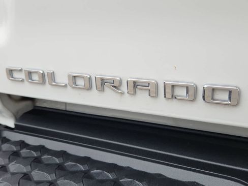 Used 2025 Chevrolet Colorado LT w/ Advanced Trailering Package image 11