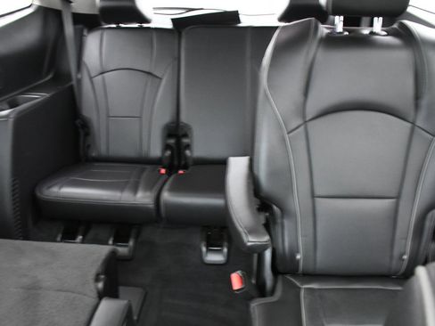 Used 2021 Buick Enclave Avenir w/ Avenir Technology Package image 11