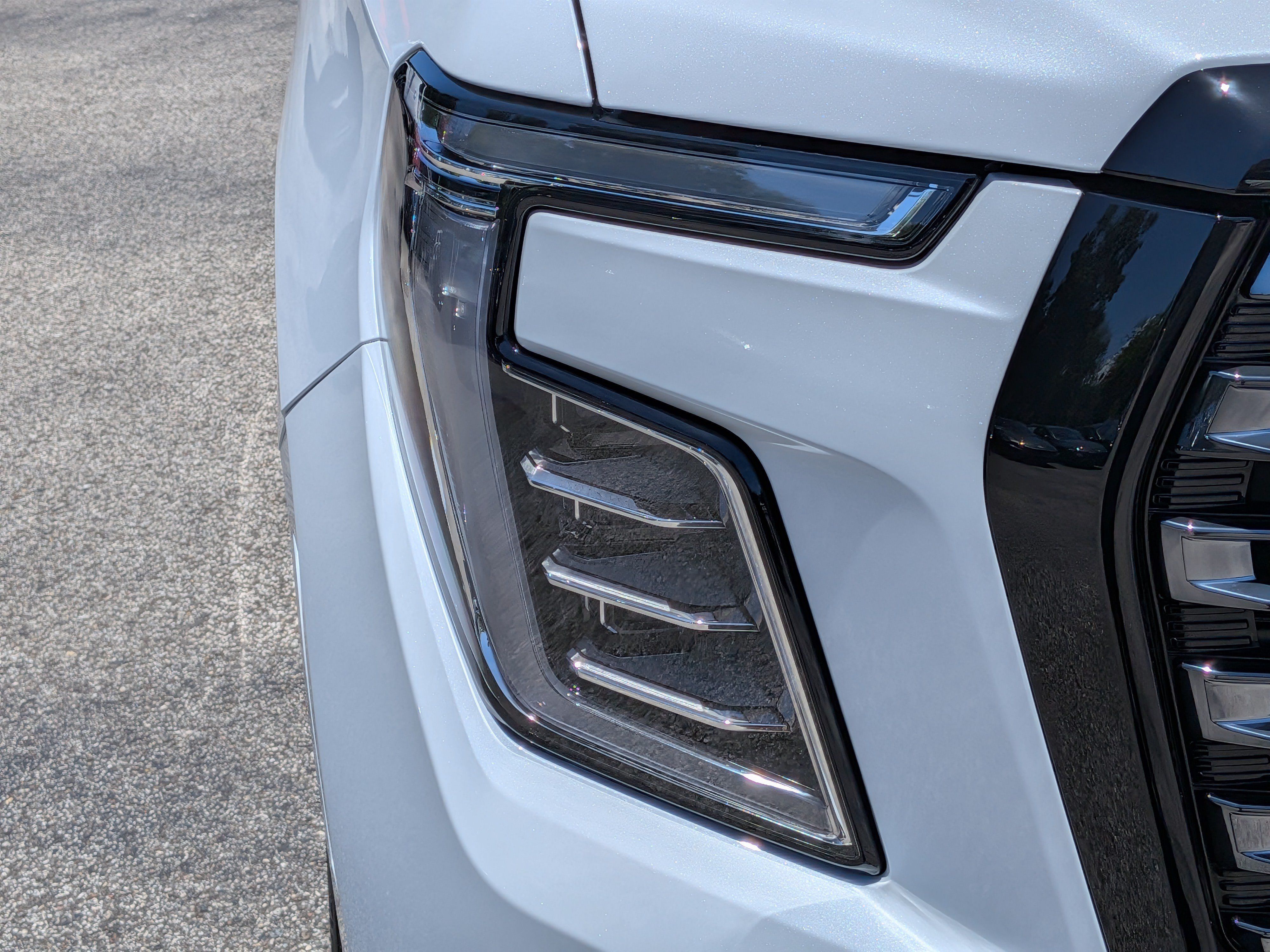 New 2026 GMC Yukon Denali Ultimate AWD/4WD image 10